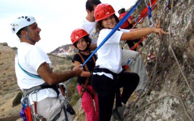 ACTIVIDAD DE ESCALADA INFANTIL-JUVENIL EN EL SARDO